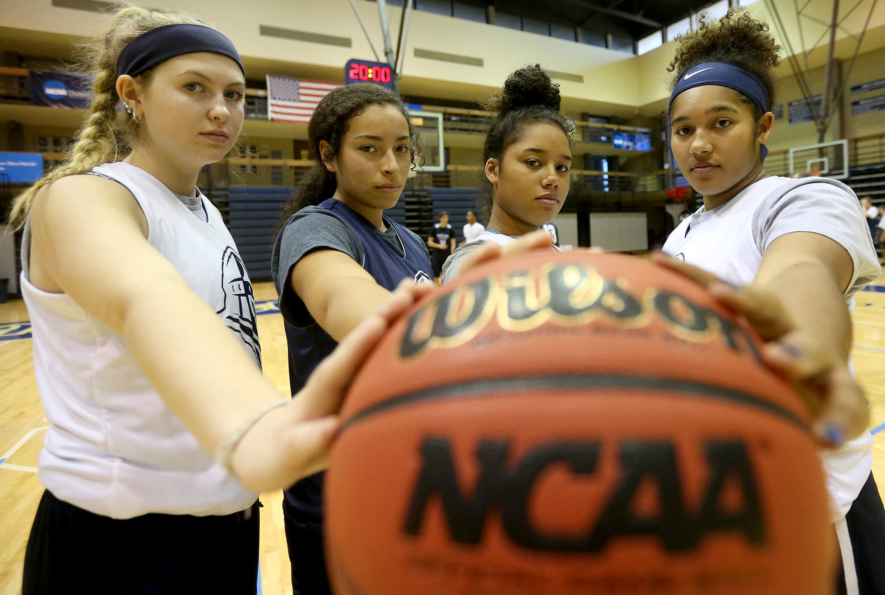 102719-mda-spt-augie-hoops-011